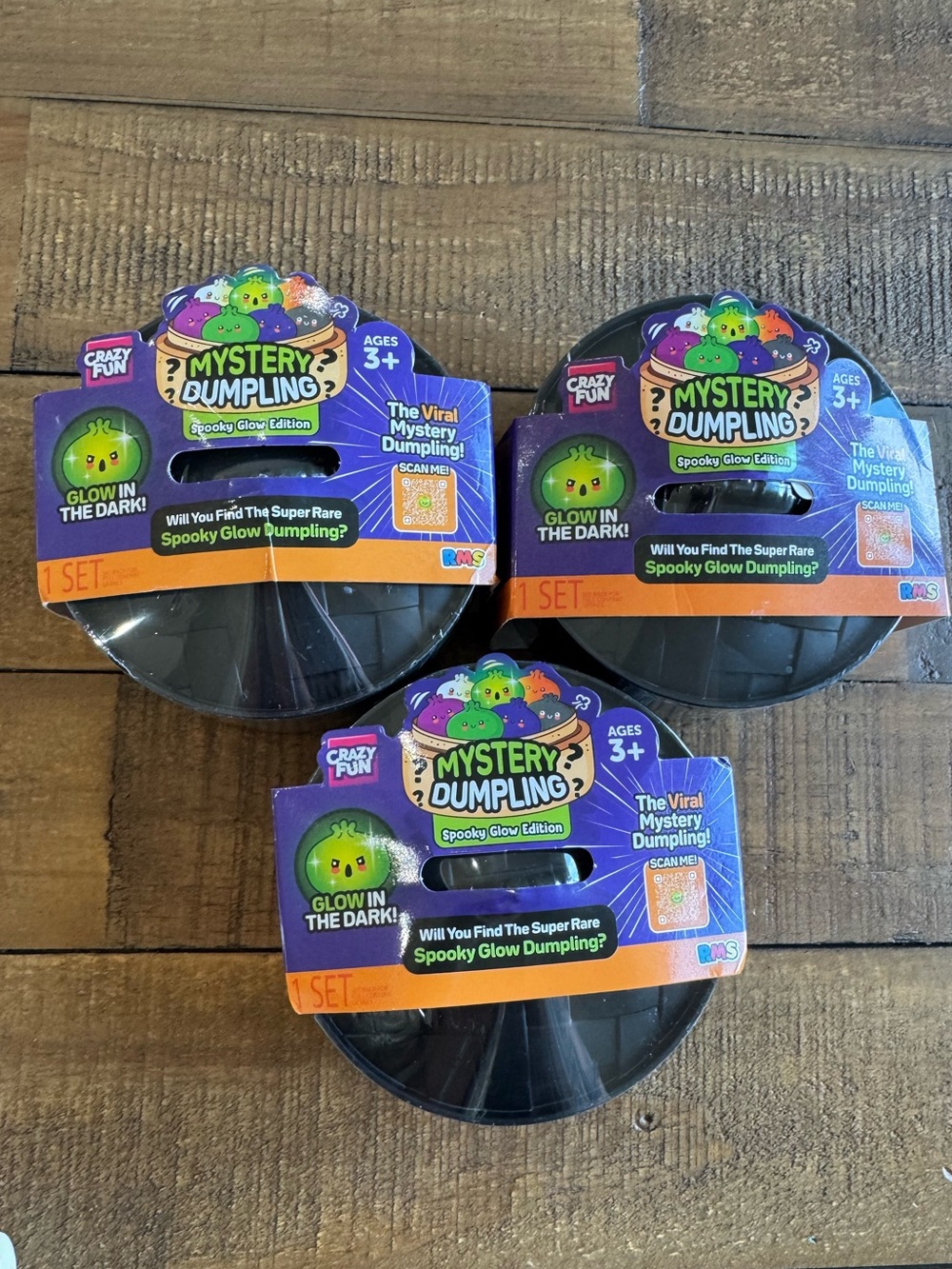Mystery Dumpling Spooky Glow Edition - Glow-in-the-Dark (Black)